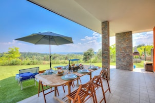 家庭独立别墅, 多间卧室 (Villa Teresa Apt Lake Garda View) | 室外用餐