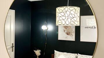 1 chambre, bureau, fer et planche à repasser, Wi-Fi gratuit