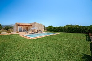 Unclassified image, 3 of 25, button