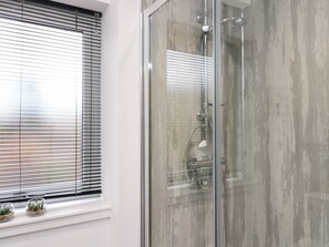 Cottage | Bathroom | Shower