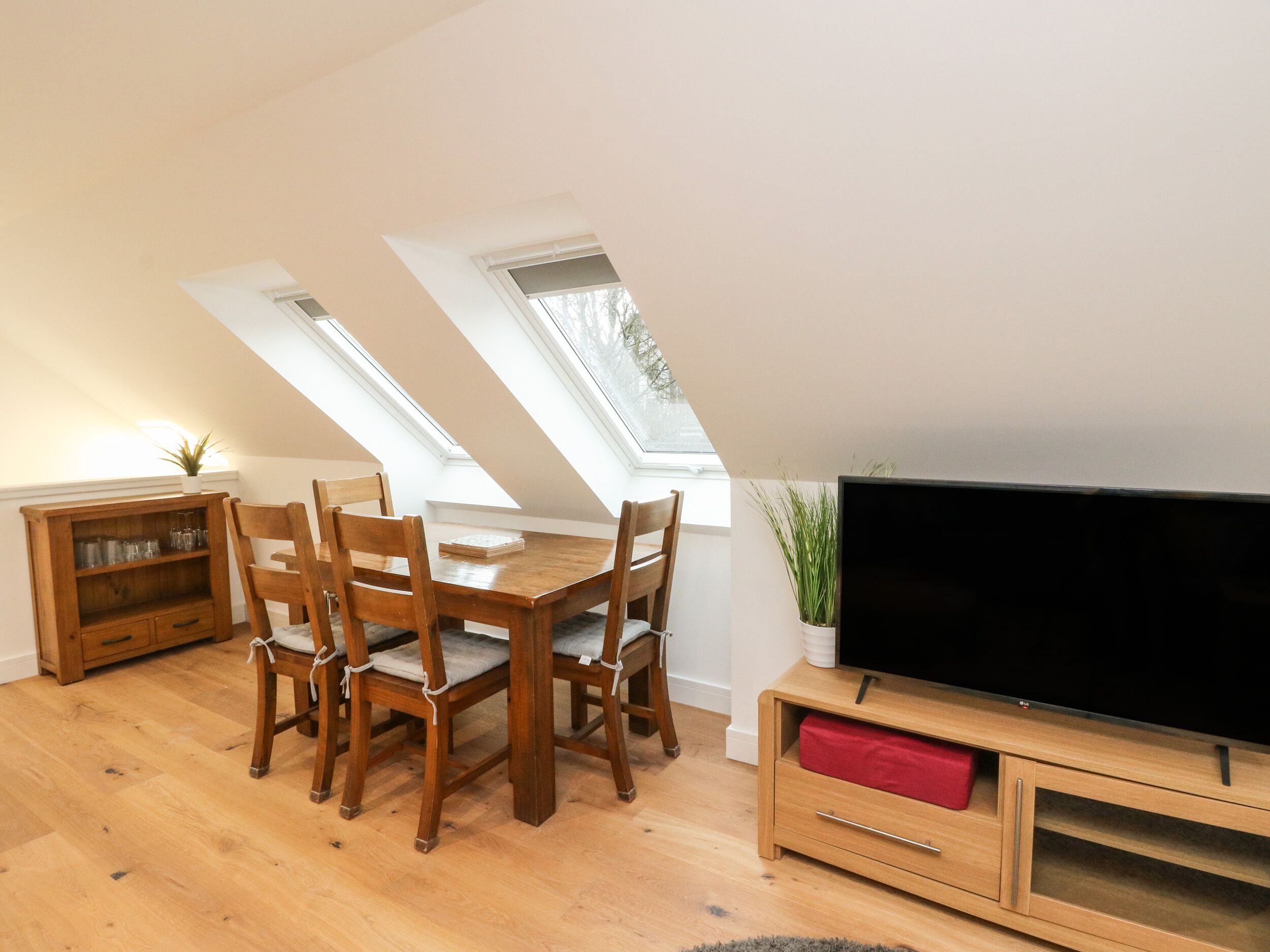 Cottage | Interior