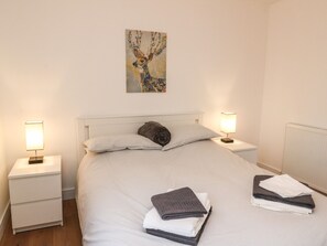 Cottage | 2 bedrooms, individually decorated, individually furnished, free WiFi