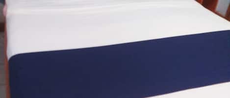 3 habitaciones, tabla de planchar con plancha y wifi gratis