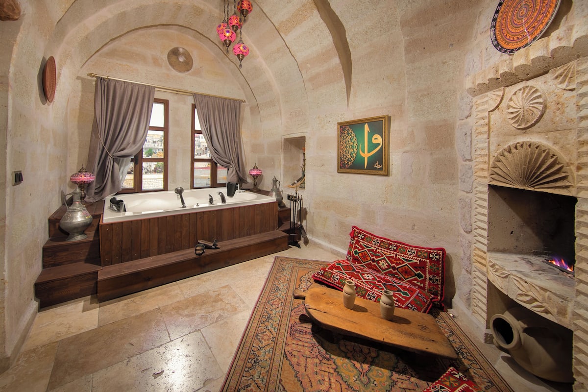 Deluxe Ottoman Room - 304 | Premium bedding, free minibar items, individually decorated