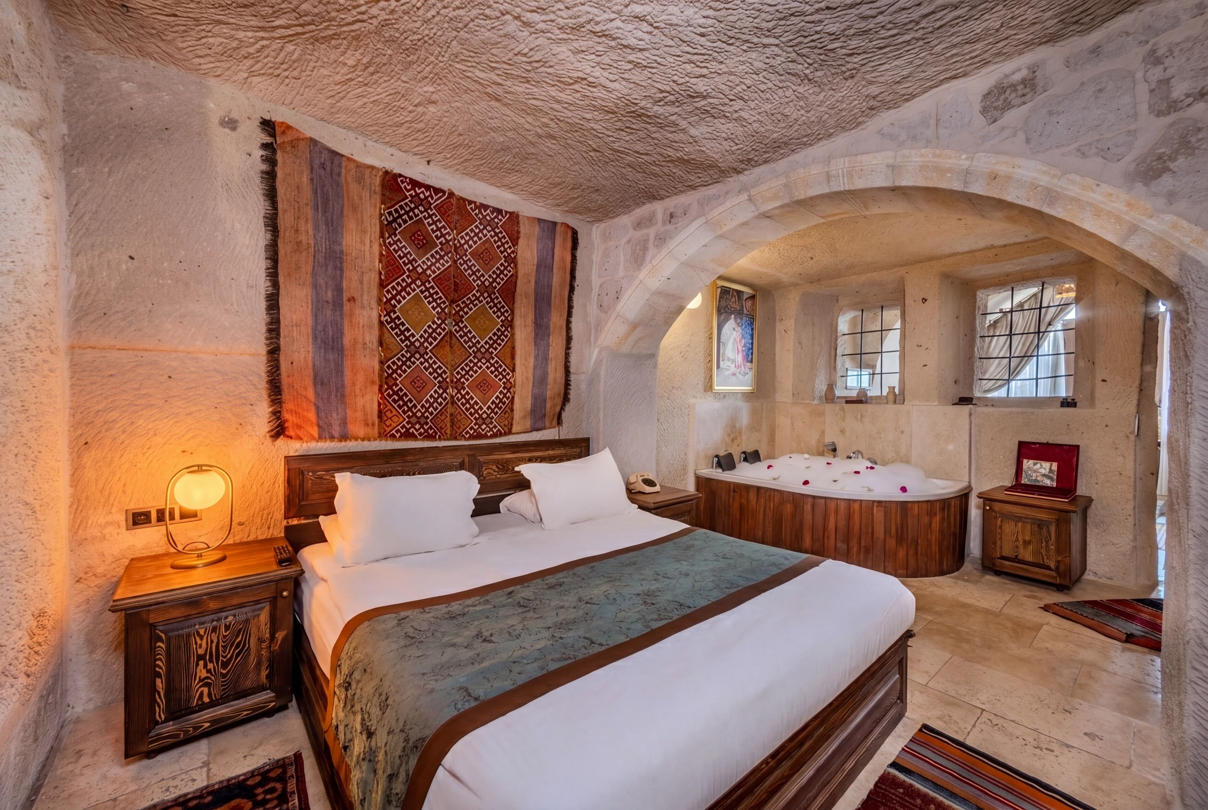Premium bedding, minibar, individually decorated, individually furnished