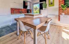 Dining - Beach front home in Zieleniewo with WiFi (Zieleniewo)