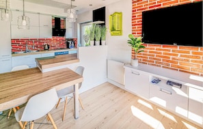 Fridge, microwave, stovetop, dishwasher - Beach front home in Zieleniewo with WiFi (Zieleniewo)