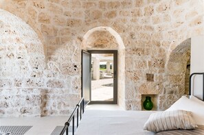 2 chambres, fer et planche à repasser, accès au Wi-Fi (inclus)