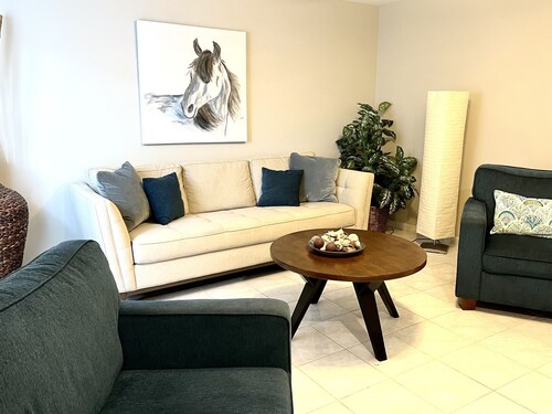  Spacious 1-bedroom just mins to  WEF 