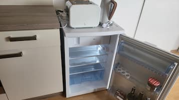 Apartment | Private kitchen | Fridge, microwave, oven, stovetop