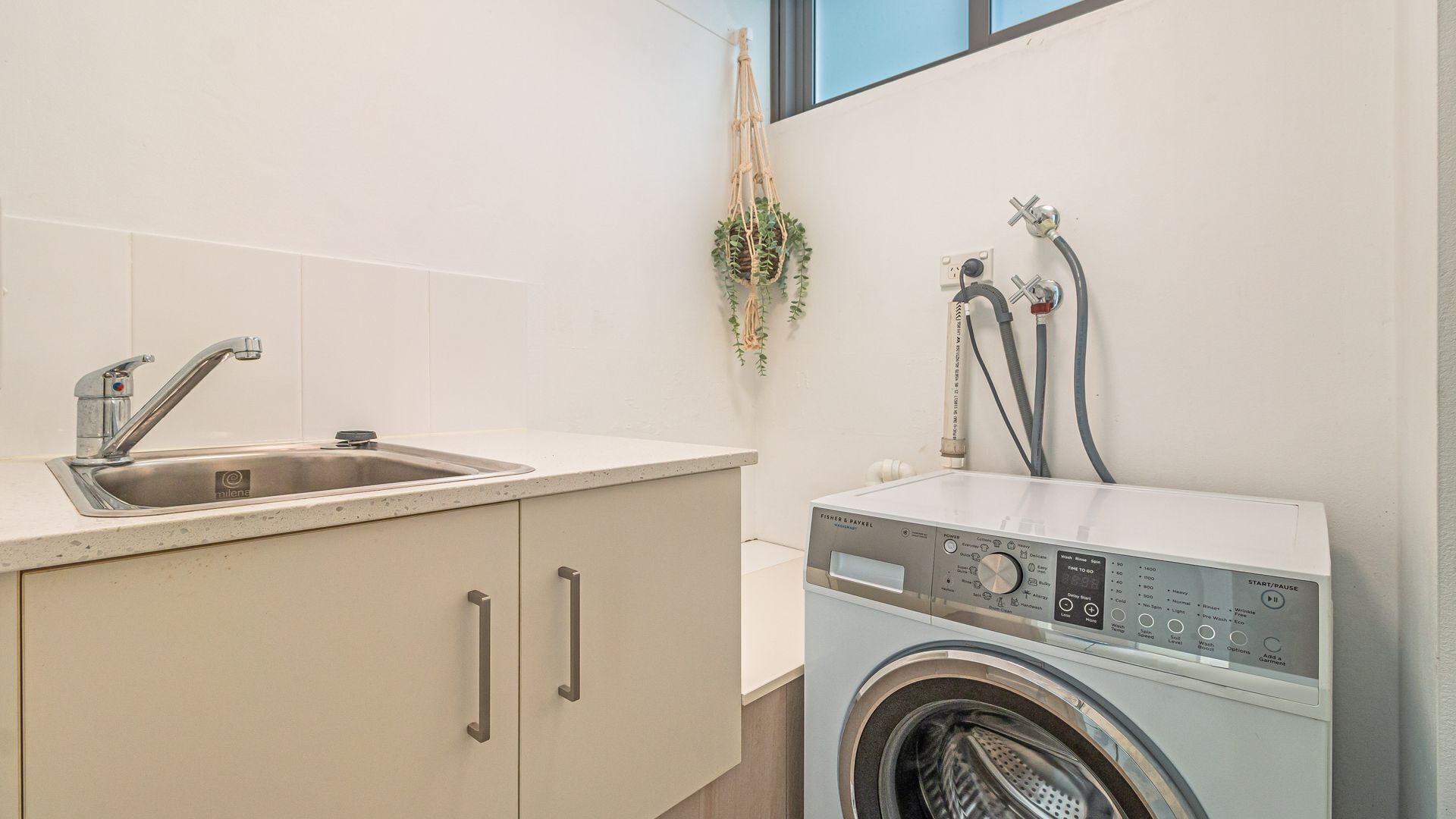Kirra Gardens 5 - Kirra Point Beachfront - Min. 3. Night Stays! — image 3