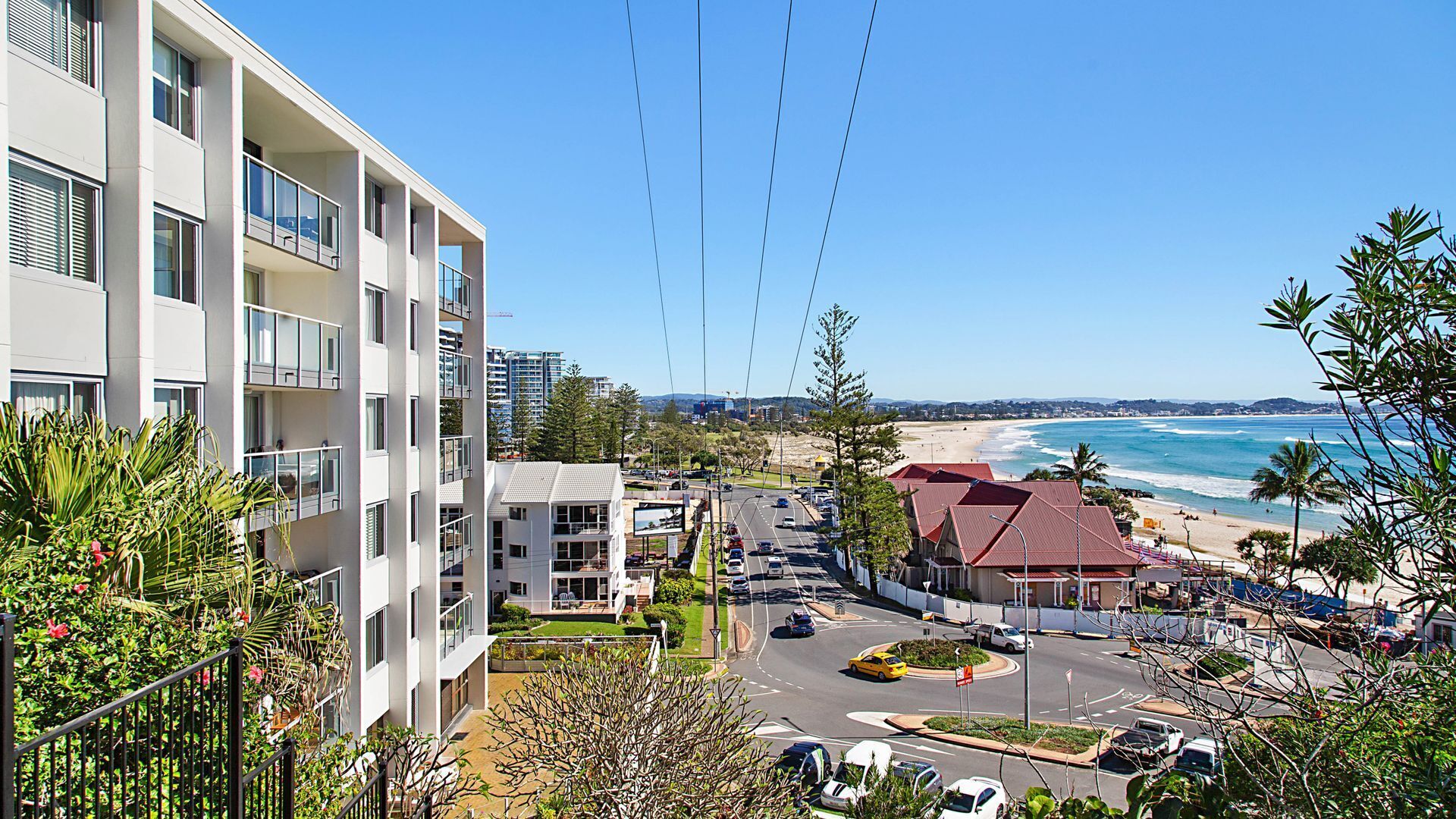 Kirra Gardens 5 - Kirra Point Beachfront - Min. 3. Night Stays! — image 6