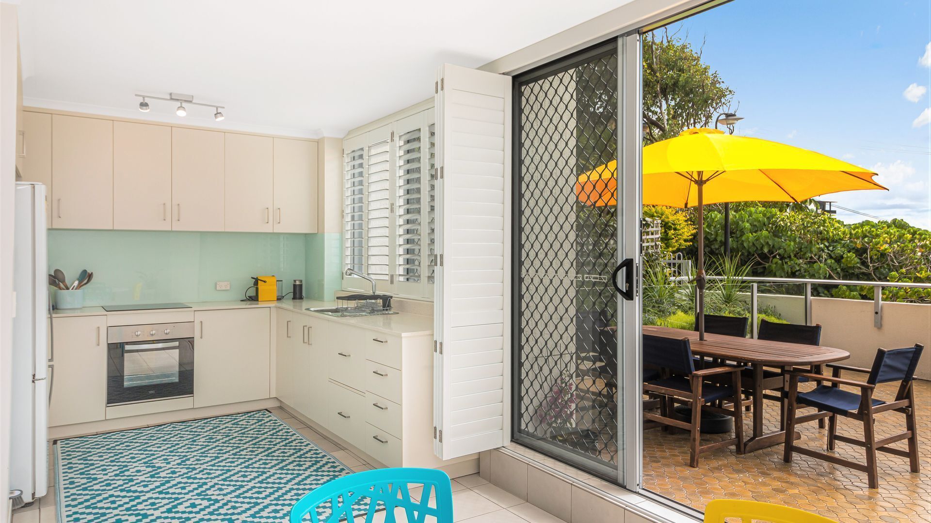 Kirra Gardens 5 - Kirra Point Beachfront - Min. 3. Night Stays! — image 2