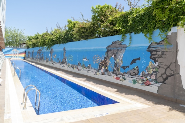 Chambre Premium, accÚs piscine | Piscine | Piscine extérieure (ouverte en saison)