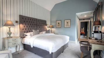 Deluxe Double or Twin Room | Iron/ironing board, free WiFi