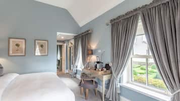 Deluxe Double or Twin Room | Iron/ironing board, free WiFi