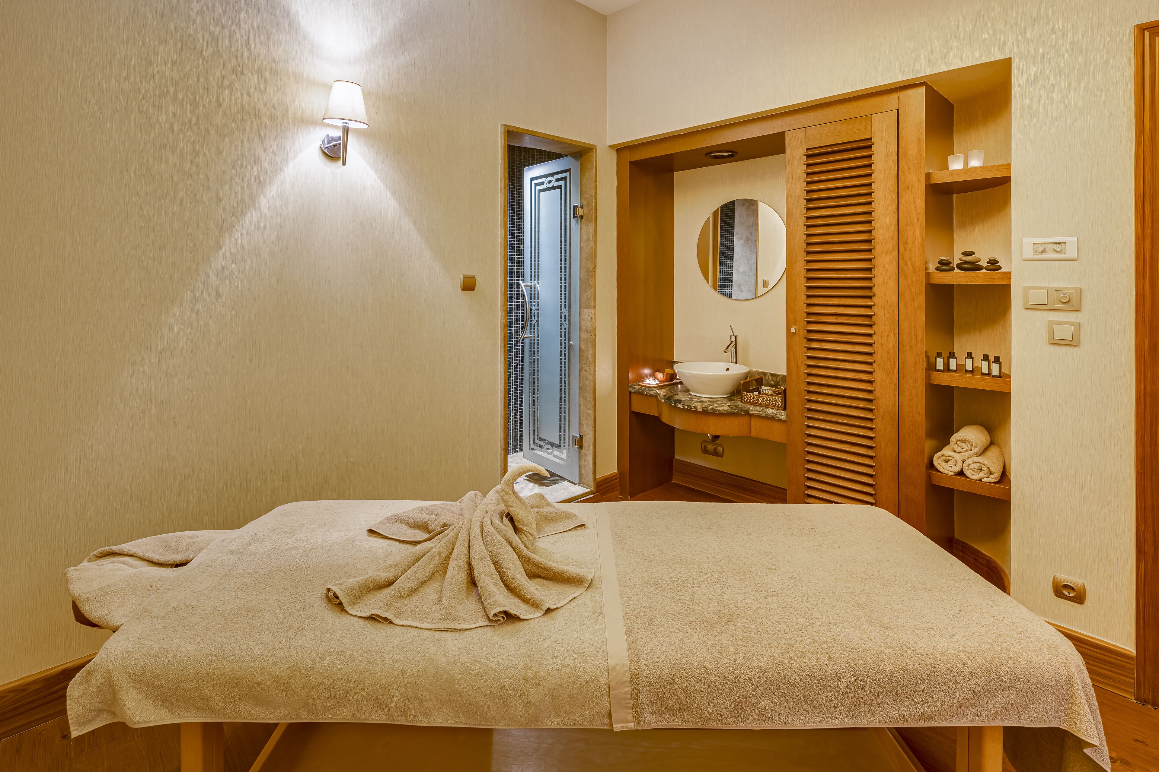 couples treatment room(s), sauna, steam room, body treatments