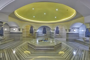 Couples treatment rooms, sauna, steam room, body treatments