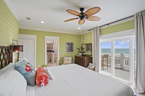 4 bedrooms, iron/ironing board, free WiFi, bed sheets - Our Mermaid's Tale: Sleeps 10, Amazing Views, Unique Interior, Beachfront! (Mexico Beach)