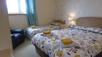 3 slaapkamers, een strijkplank/strijkijzer, wifi, beddengoed