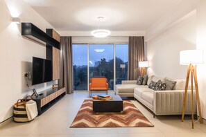 Smart TV 55-inch có truyền hình vệ tinh, TV