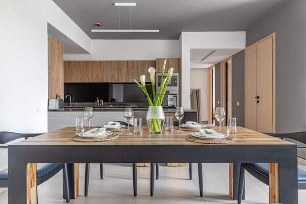 Tủ lạnh, lò vi sóng, lò nướng, bếp nấu