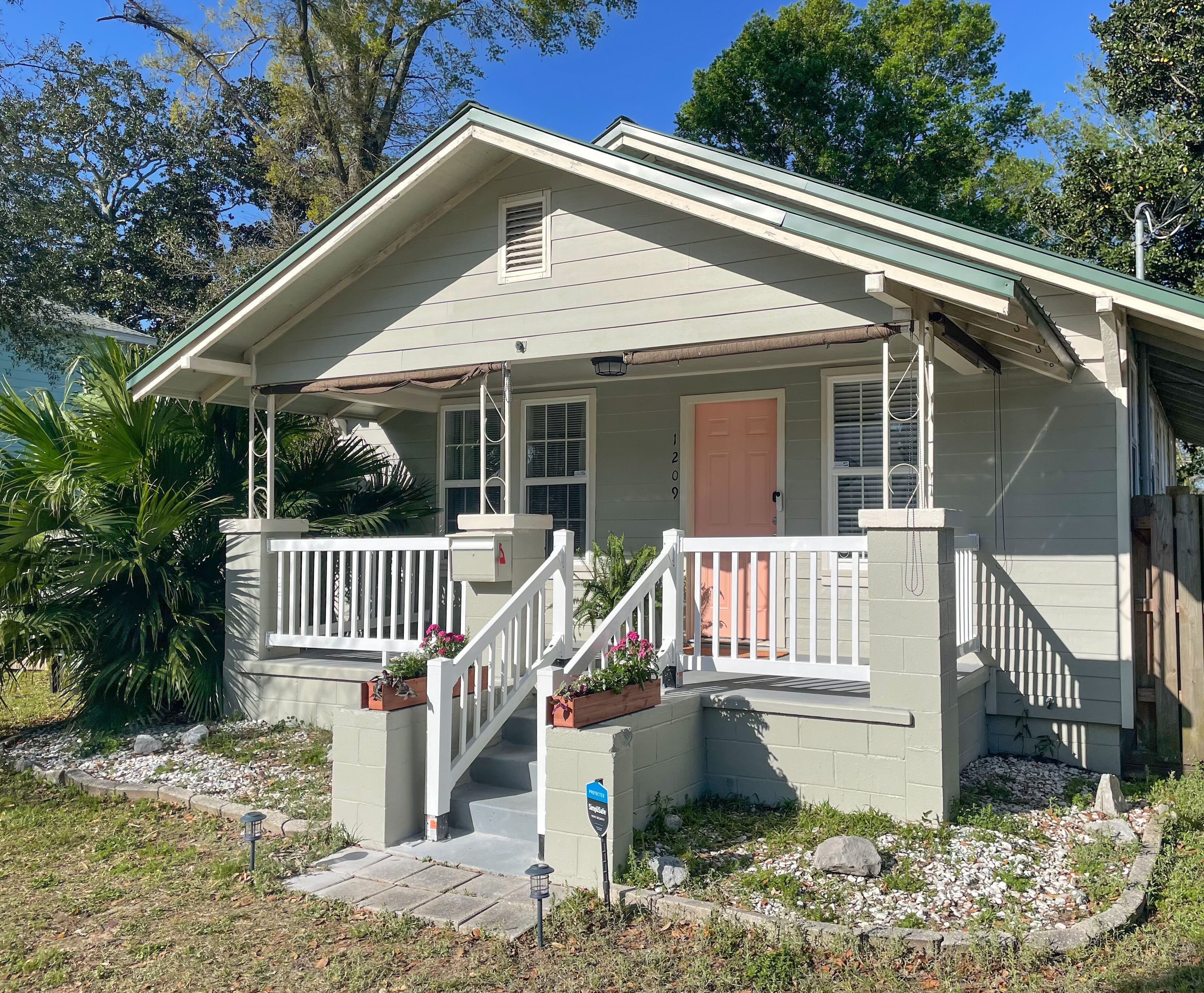 1920s bungalow - Dog and family friendly