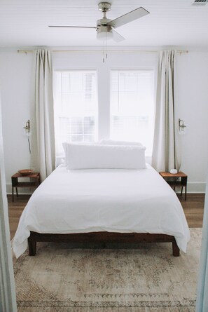 3 bedrooms, in-room safe, desk, iron/ironing board