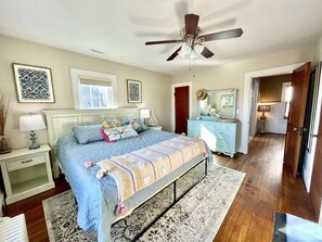 3 chambres, fer et planche à repasser, lit parapluie, Wi-Fi gratuit