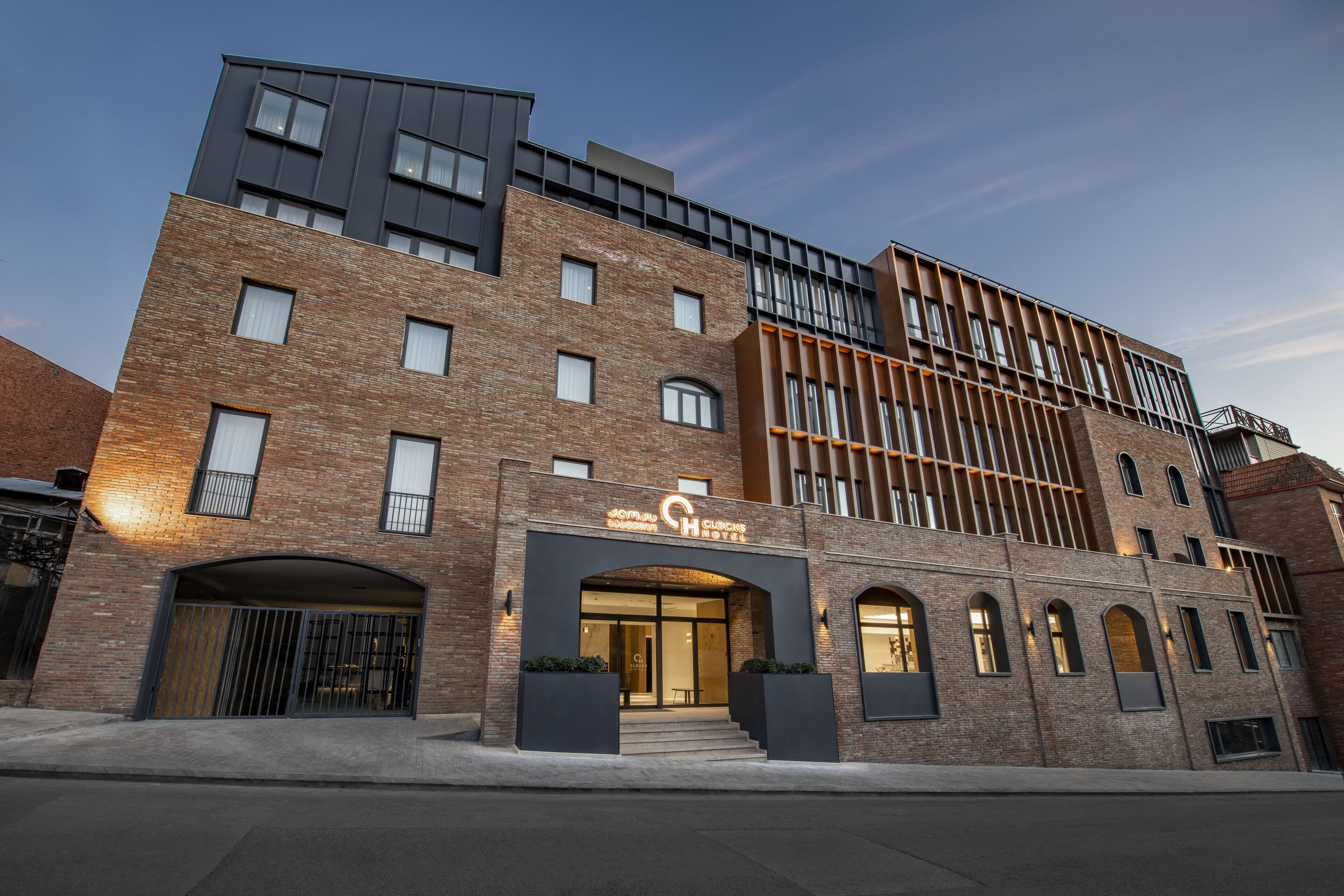 Foto - Clocks Hotel Tbilisi