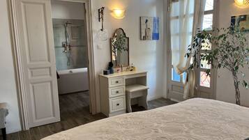 5 chambres, bureau, fer et planche à repasser, Wi-Fi