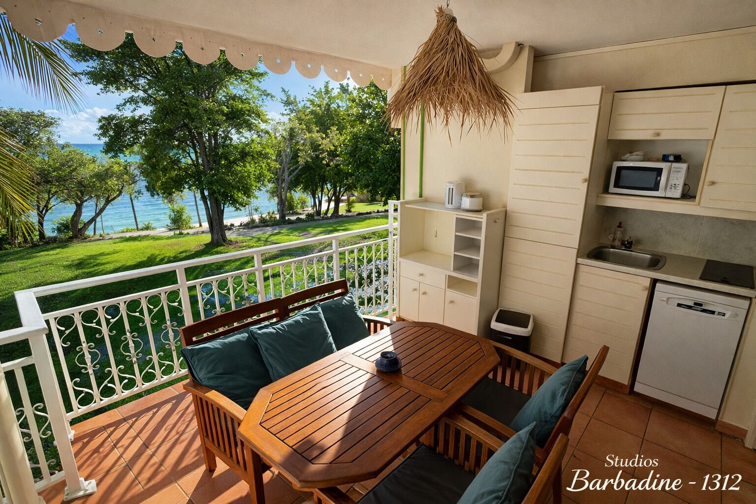 Exclusive Studio, Beach View, Beachside (Aouara 1312) | Terrace/patio
