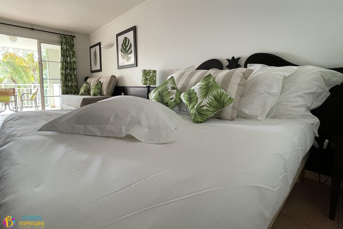 1 bedroom, laptop workspace, blackout curtains, cots/infant beds