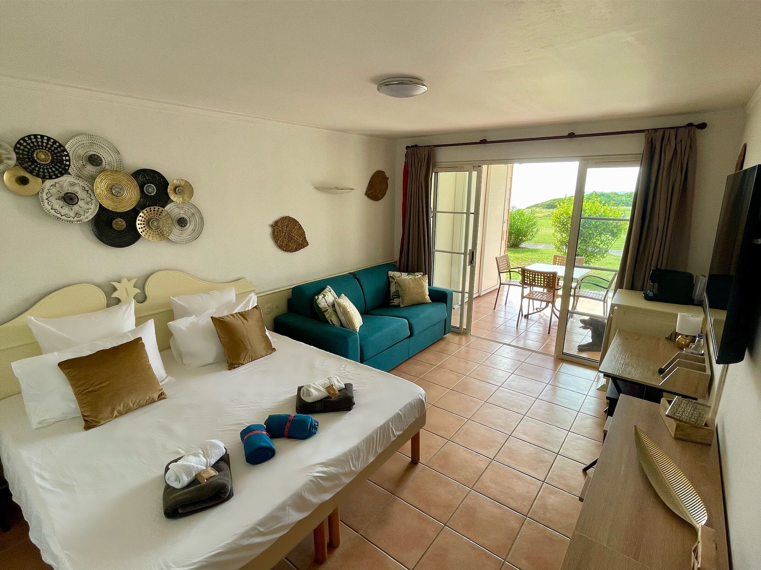 Panoramic-Studio, 1 Queen-Bett und Schlafsofa, Meerblick, Meerseite (Carambole 1607 RDC Vue mer) | Laptopgeeigneter Arbeitsplatz, Verdunkelungsvorhänge, Babybetten