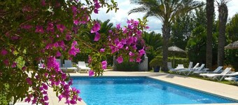 Casa Abeja - mountain and sea views / saltwater pool 5 min to the sea / mountains
