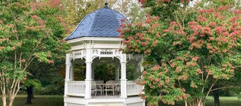 Idyllic Carriage House Farm-stay near Rocky Fork Lake