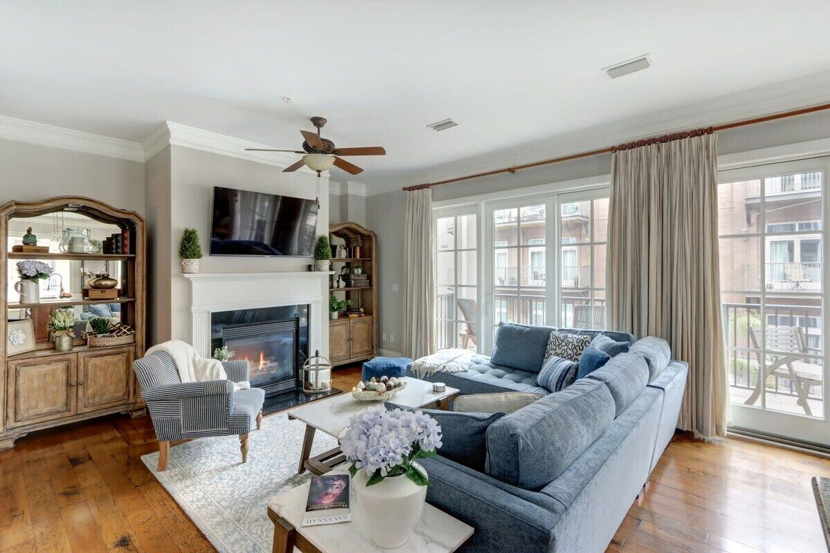 TV, fireplace, offices