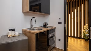 Unclassified image, 3 of 52, button - Top Rooms (Split)