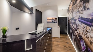 Unclassified image, 2 of 52, button - Top Rooms (Split)