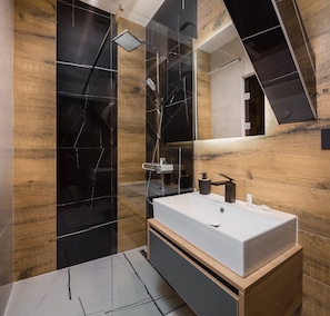 Luxury Studio | Bathroom