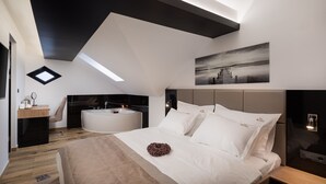 Unclassified image, 4 of 52, button - Top Rooms (Split)