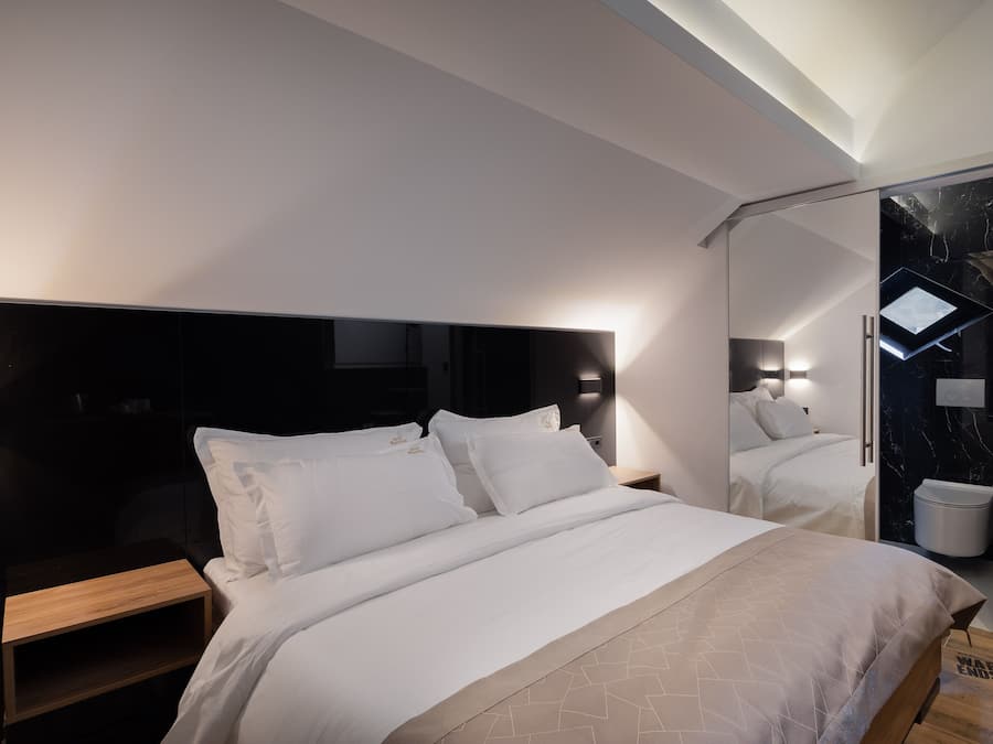 Luxury Room, Multiple Bedrooms, Sea Facing | Hypo-allergenic bedding, desk, iron/ironing board, free WiFi