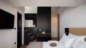 Luksusrom, flere soverom, sjøutsikt, sjøvendt | Allergitestet sengetøy, skrivebord og strykejern/-brett