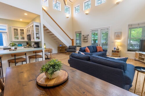 Upgraded 3 Bed + Loft Beach House in Beachwalk Resort near Lake Michigan