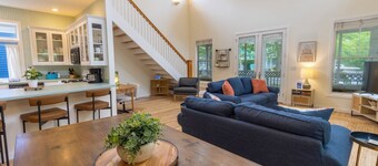 Upgraded 3 Bed + Loft Beach House in Beachwalk Resort near Lake Michigan