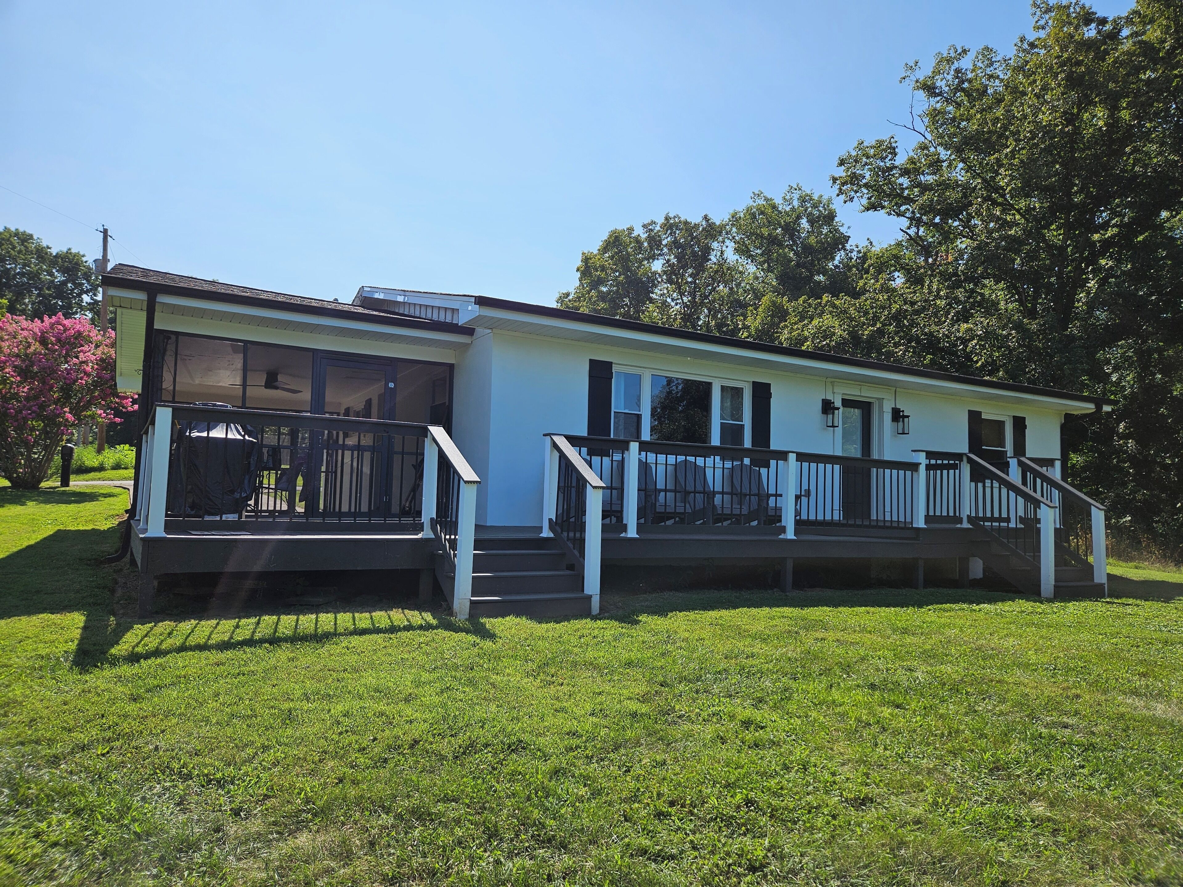 Peaceful Ranch Lake House
