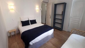 4 bedrooms, iron/ironing board, travel cot, free WiFi