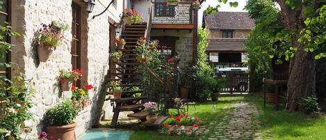 Enceinte de lâhĂ©bergement