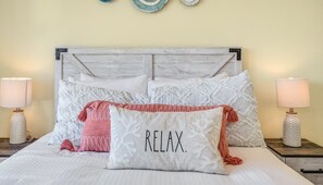 4 bedrooms, internet, bed sheets
