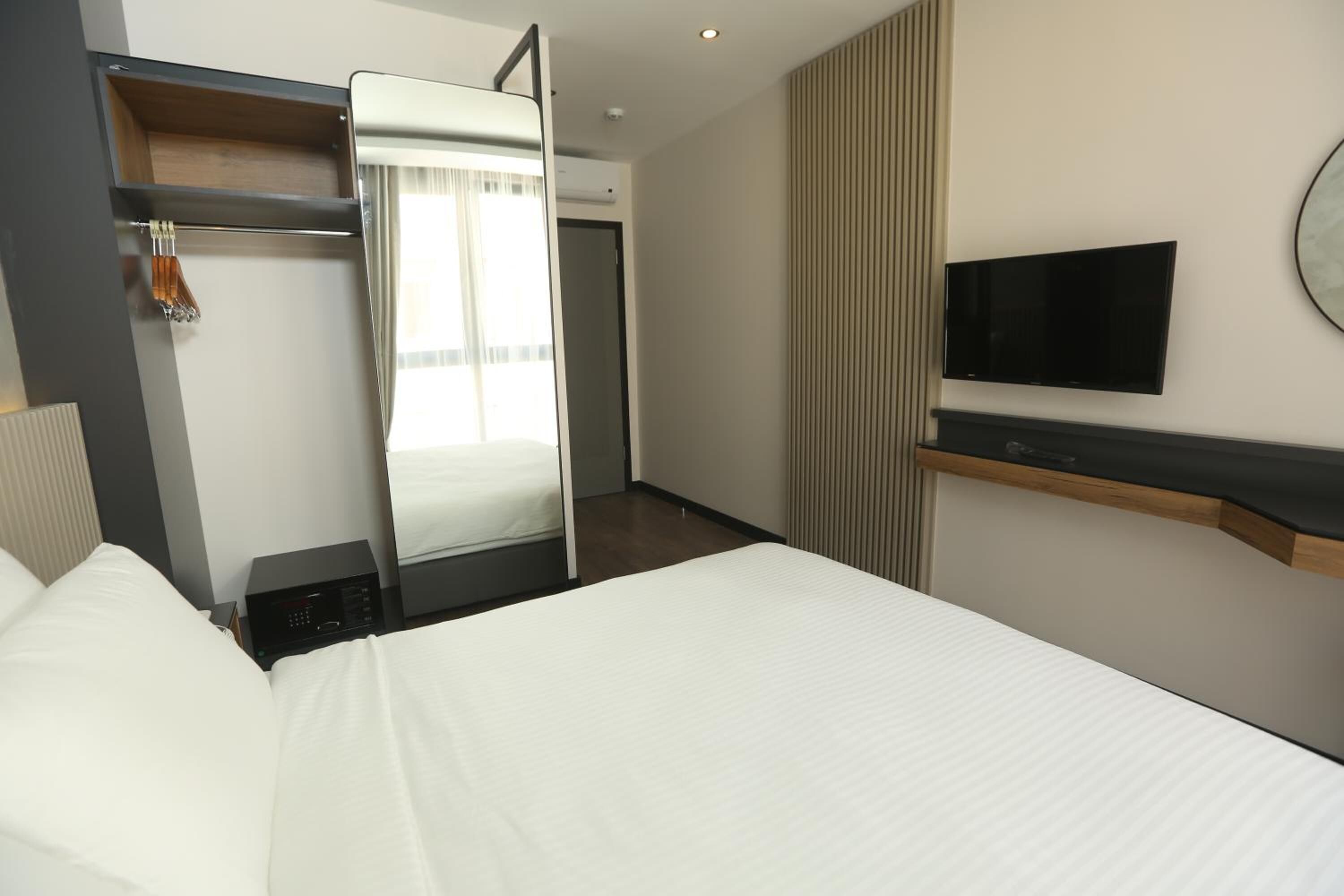 In-room safe, desk, laptop workspace, soundproofing